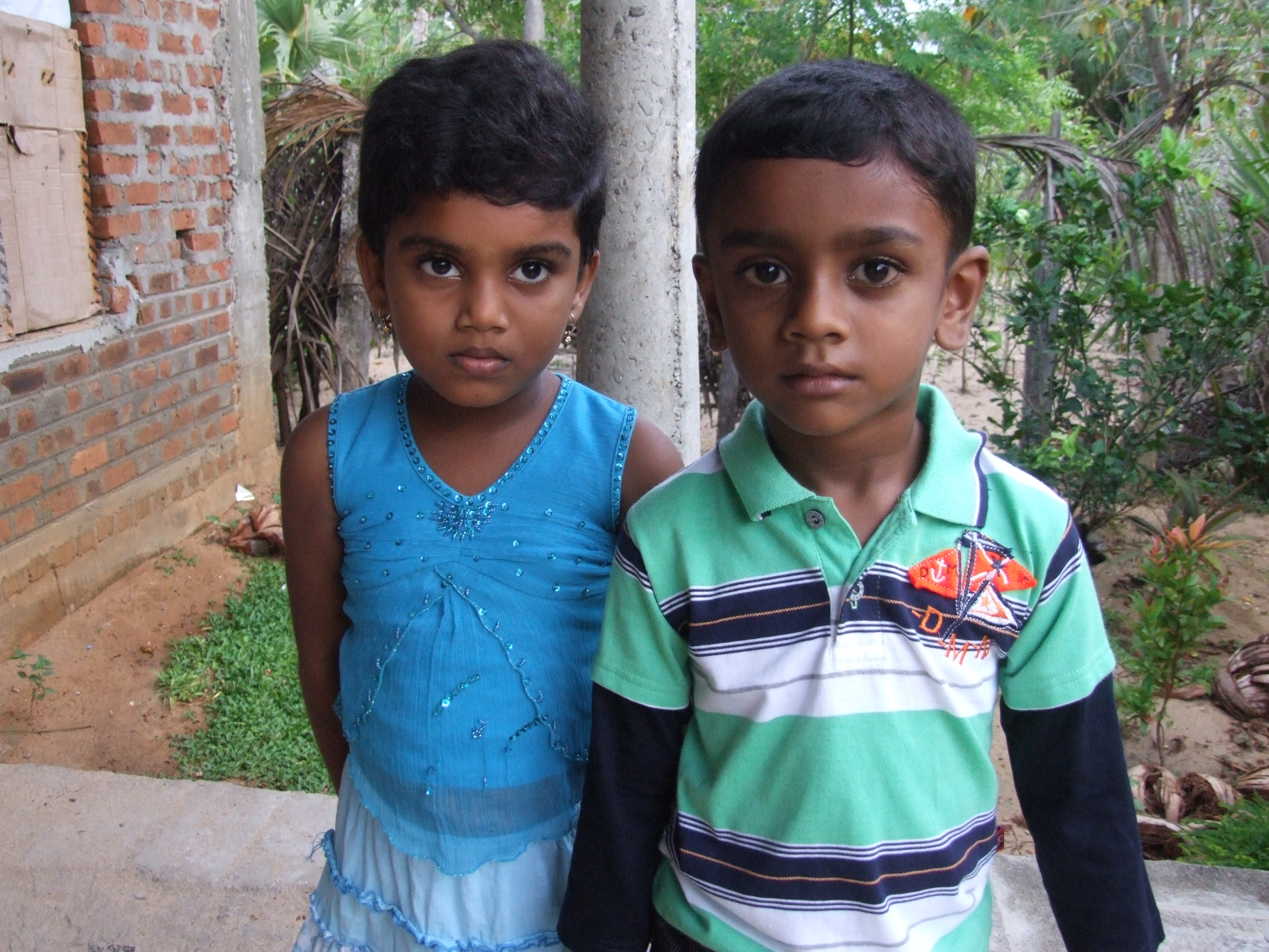 Abhilash Jeyaraj (5) with his cousin Thulanika Uthyaramesh (6)